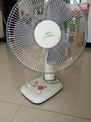 生活中常使用的風(fēng)機